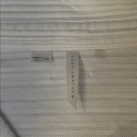 Travis Mathew Women’s Cream Colored Ribbed Long Sleeve Button Down. XS NWOT - Picture 2 of 10